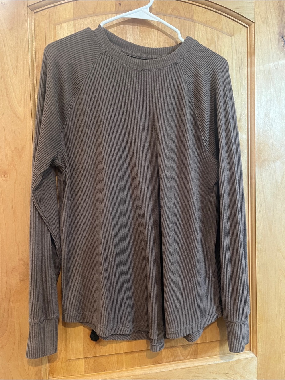 SO Women’s Long-Sleeve Ribbed Crew Neck Shirt - Brown